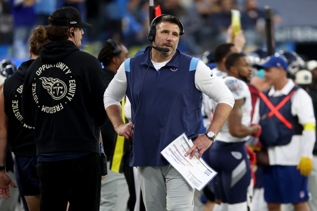 Tennessee Titans head coach Mike Vrabel stands on the side line during the fourth quarter against the Los Angeles Chargers at SoFi Stadium.